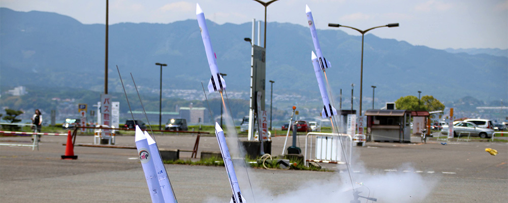 子どもロケット体験&プラネタリウムで星空観察